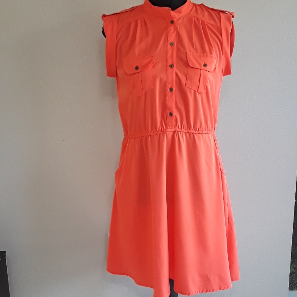 SPEED CENTRAL  Button Down Dress Size Medium